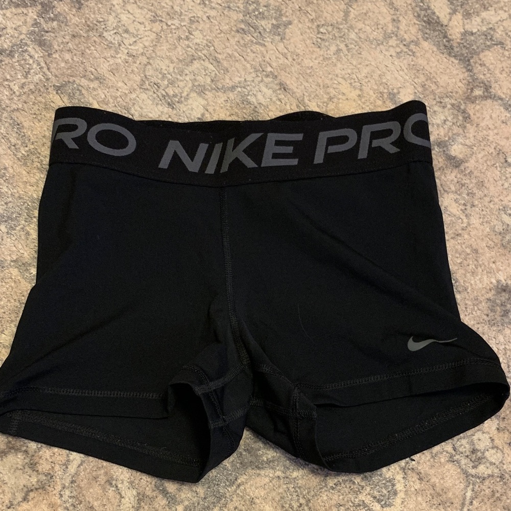 Black Nike Pros